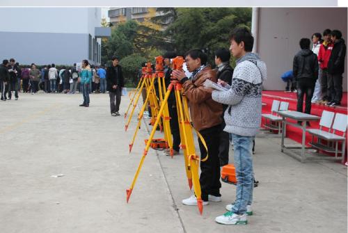 �y(c��)�L����