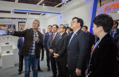 �׌�(li��n)�χ����Ŵ��չ�[�_Ļ���¿Ƽ��(q��)���½�(j��ng)��